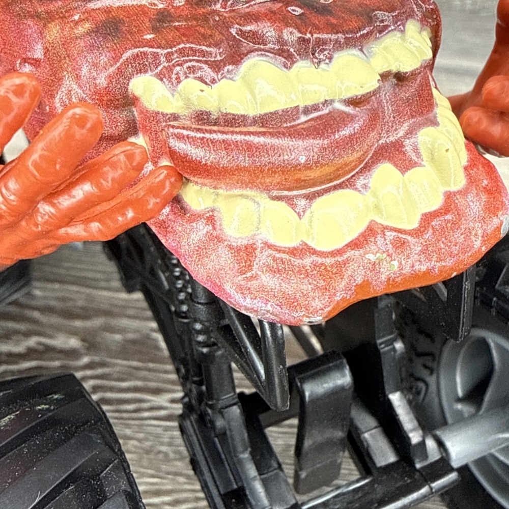 Monster Jam Zombie Diecast BKT Tires Monster Truck 1/24 Scale - Picture 8 of 13